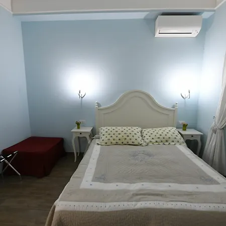 Qt Guest house